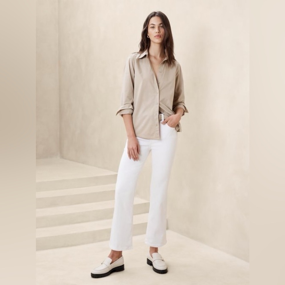 NWT! Banana Republic Pure White High-Rise Bootcut Crop Jean - SIZE 28/6 🩷